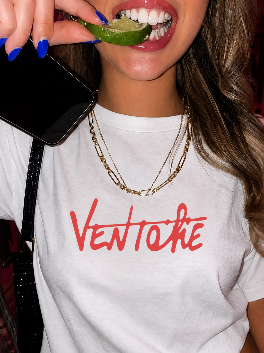 Camiseta "Cherry Helmets" – Loose Fit Urban Style