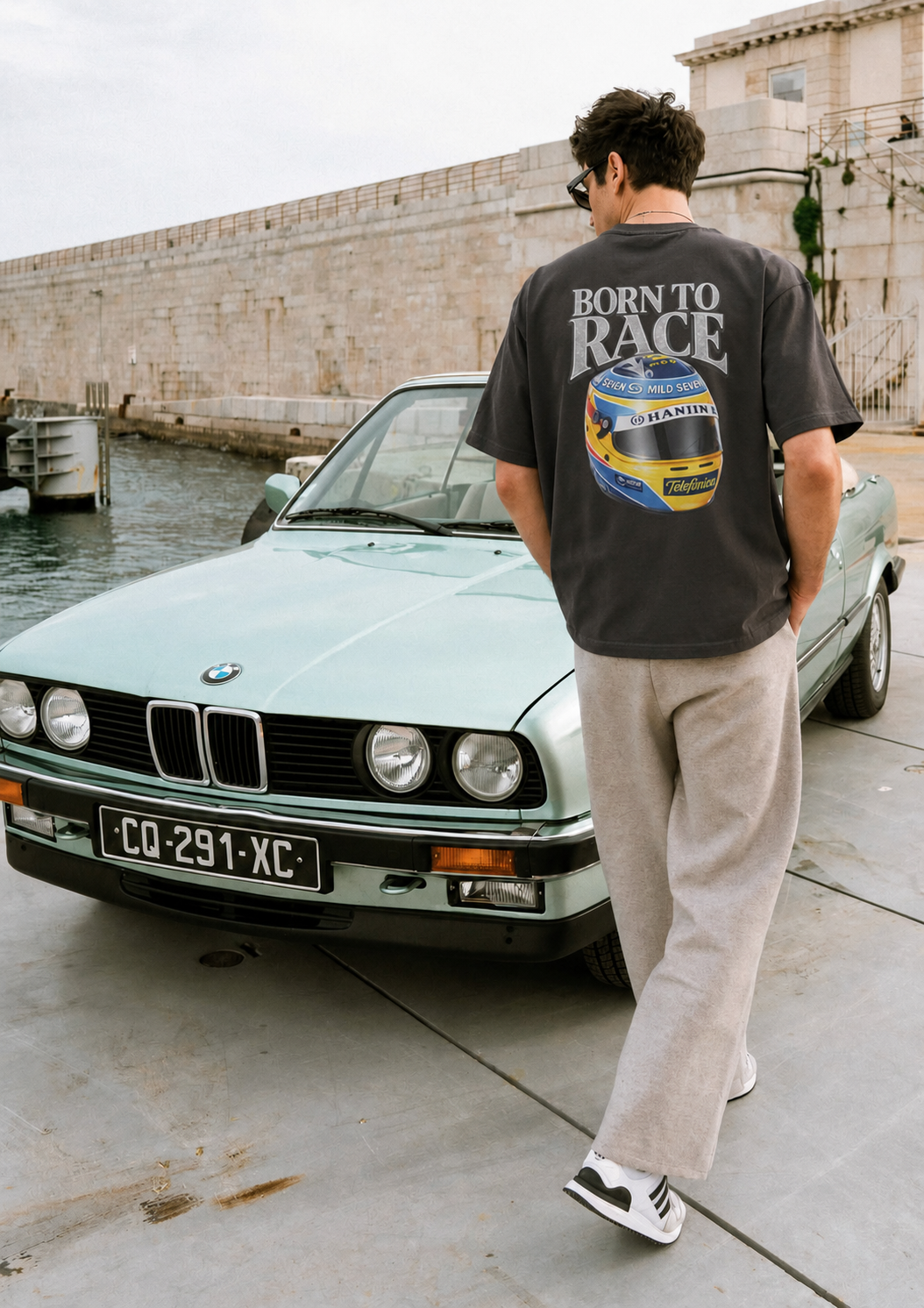 Camiseta Negra "Born to Race"